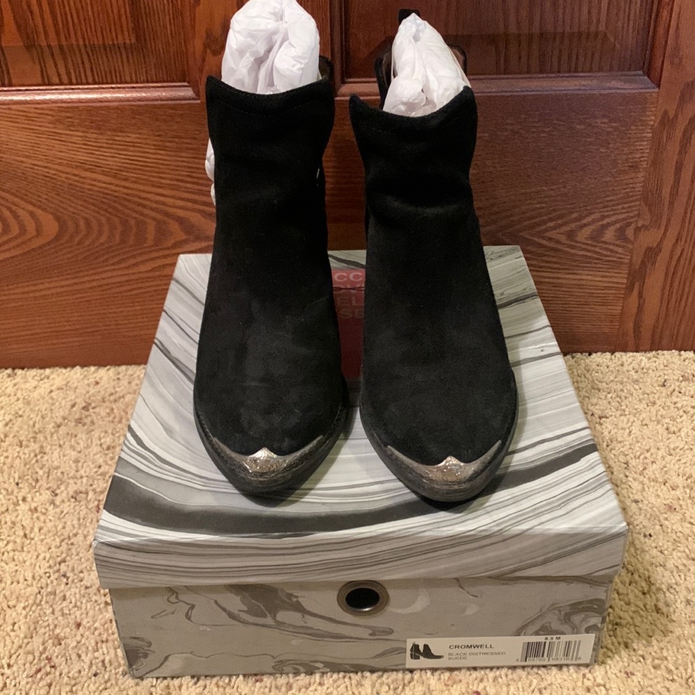 Jeffrey Campbell Cromwell